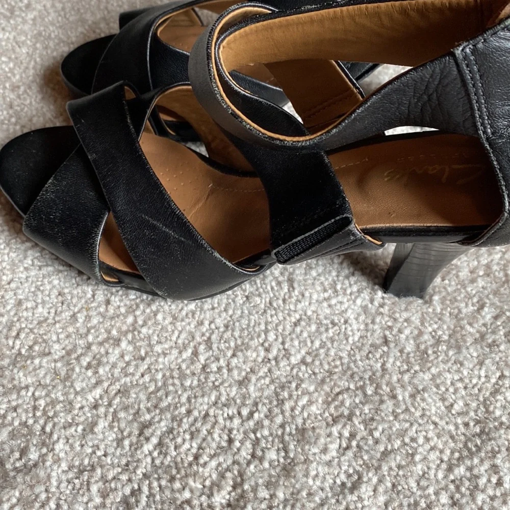 Clarks - Picture 2 of 4